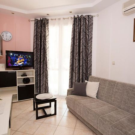 Apartman Roza Омиш Экстерьер фото