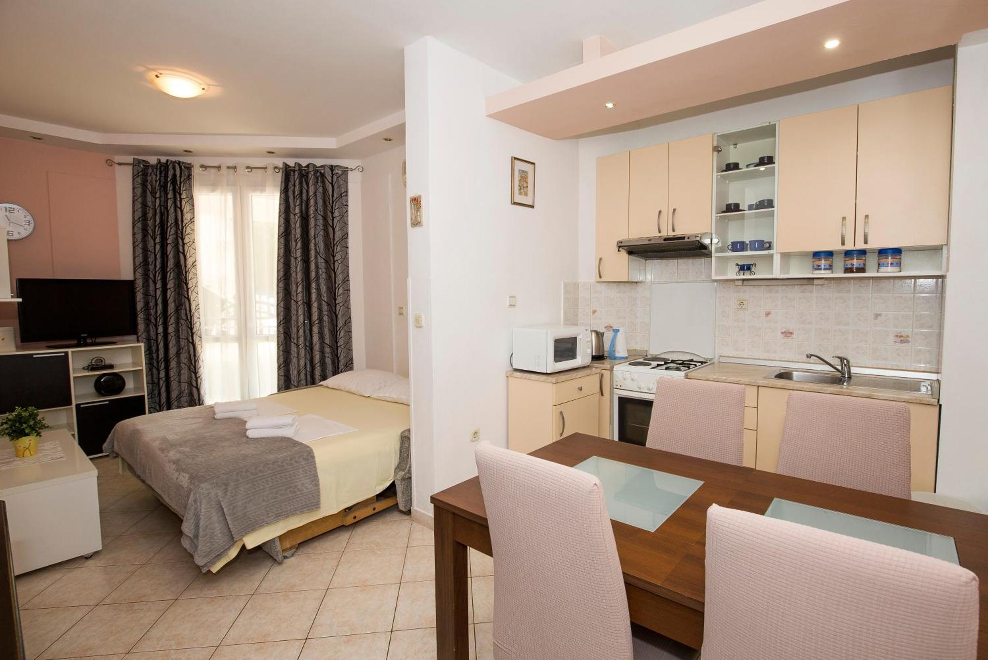 Apartman Roza Омиш Экстерьер фото