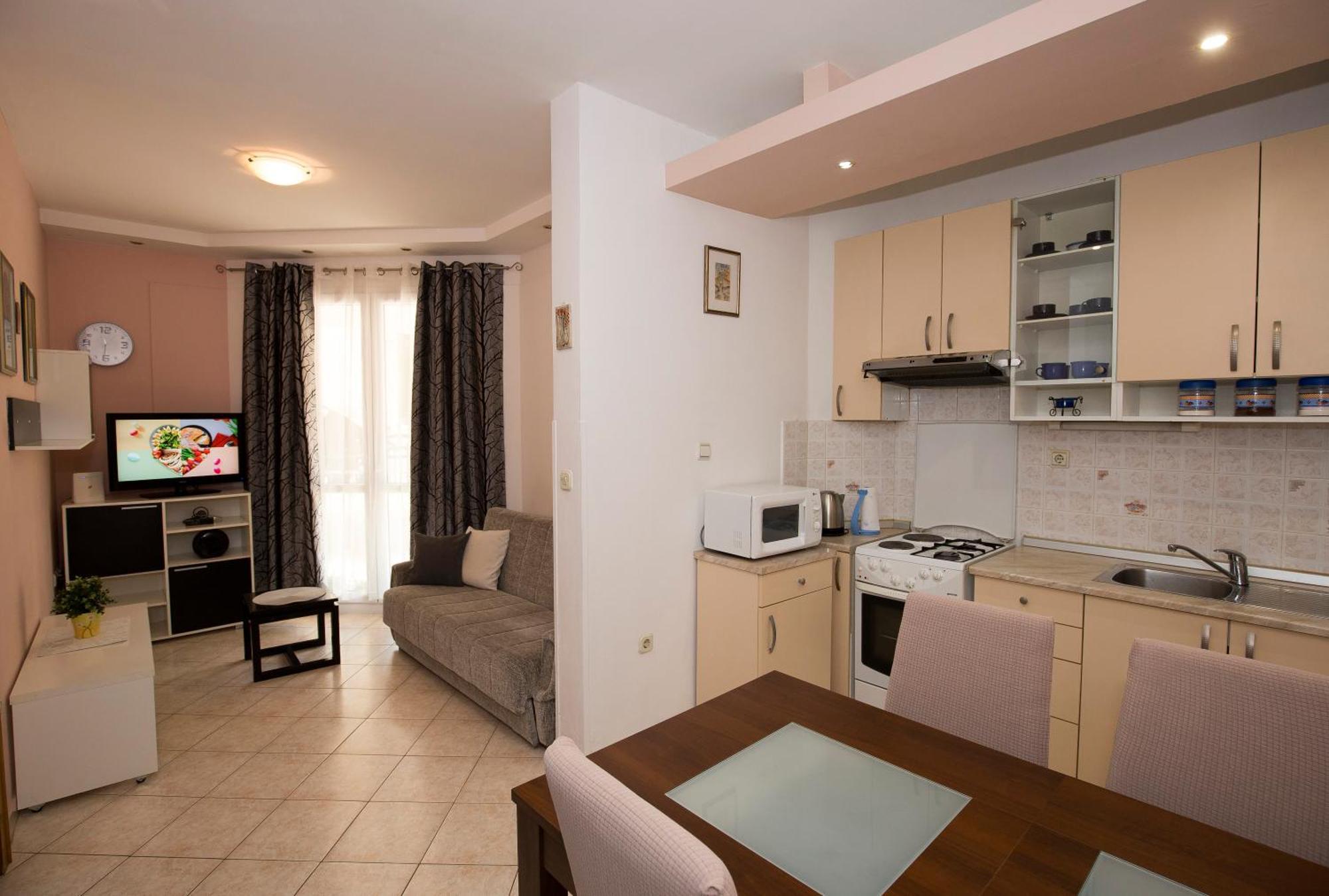 Apartman Roza Омиш Экстерьер фото