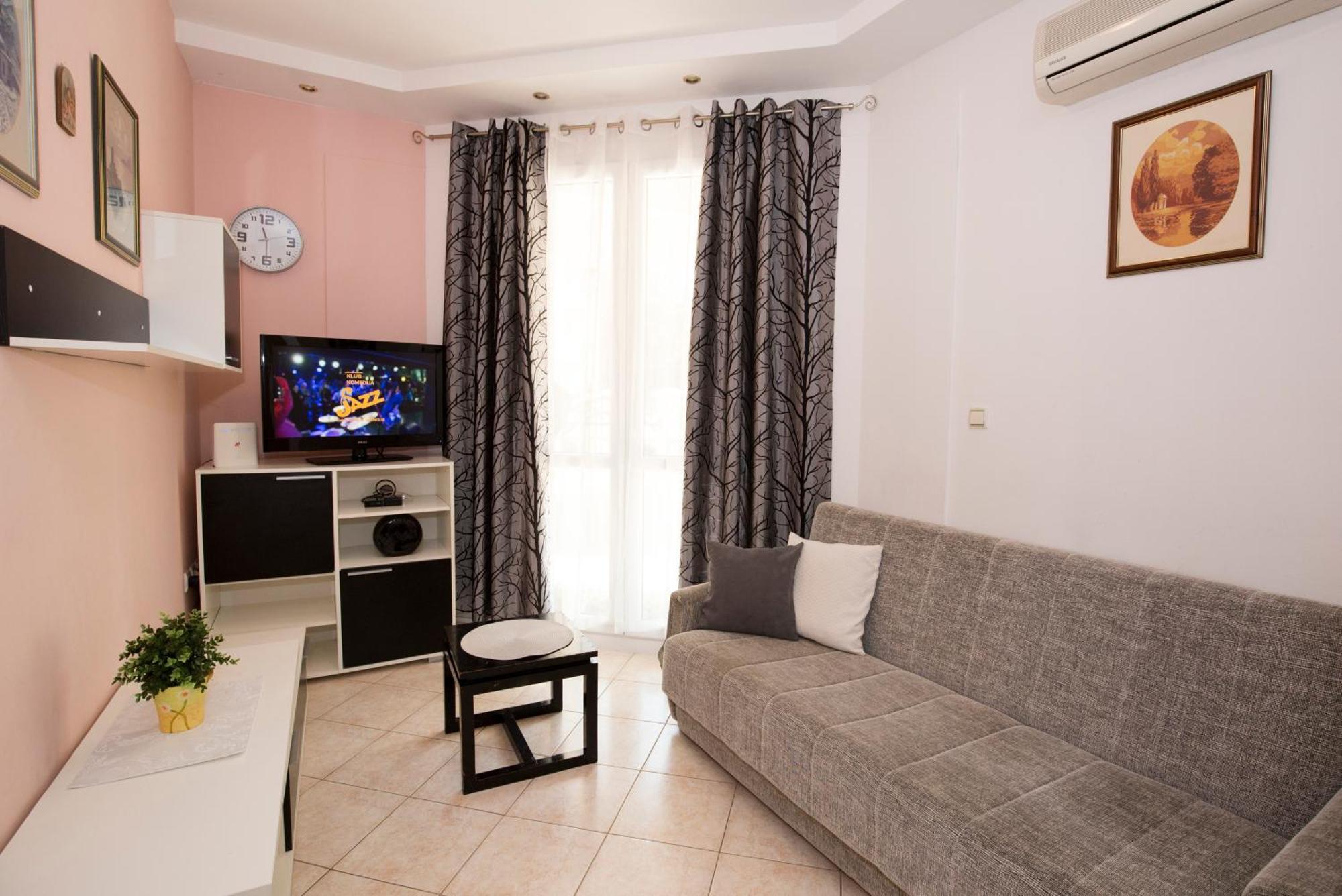 Apartman Roza Омиш Экстерьер фото