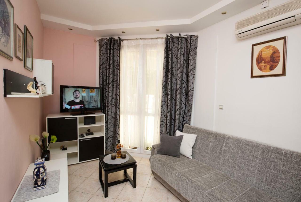 Apartman Roza Омиш Экстерьер фото